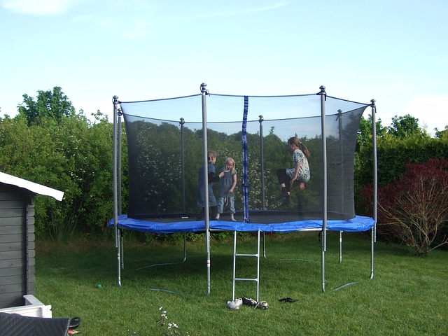 domek u trampolíny